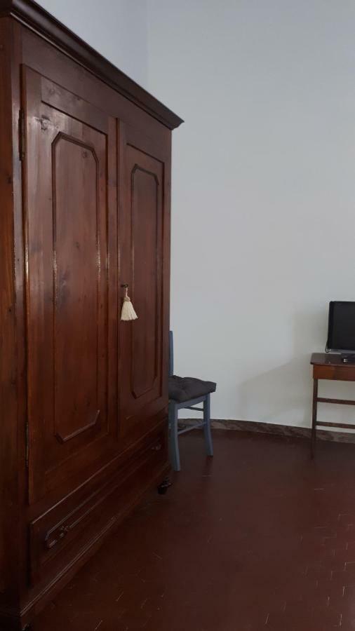 Il Cortile Hotel เยซี ภายนอก รูปภาพ